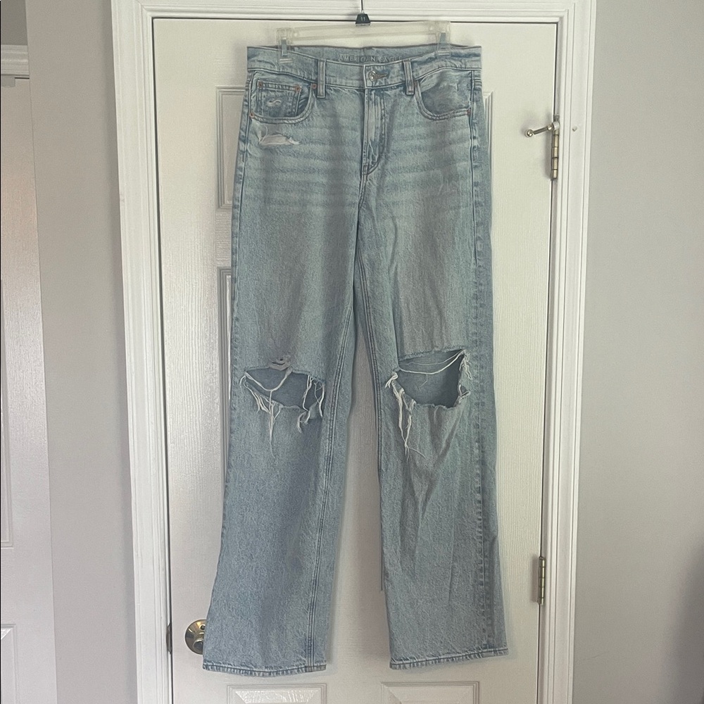 American Eagle EUC Distressed Strigid Tall Inseam Light Blue Women's Jeans